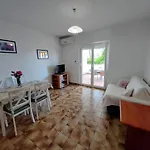 With Parking Space Barbat - Rab - 22752 Apartman *