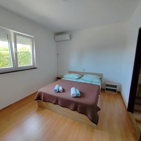 Apartment With Parking Space Barbat - Rab - 22752 *