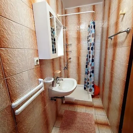 Apartment With Parking Space Barbat - Rab - 22752 Rab Town